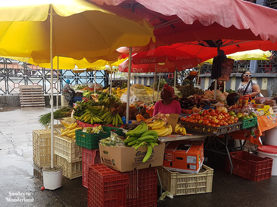 Fruits and vegetables market in Pointe-à-Pitre - Sunday in Wonderland Blog