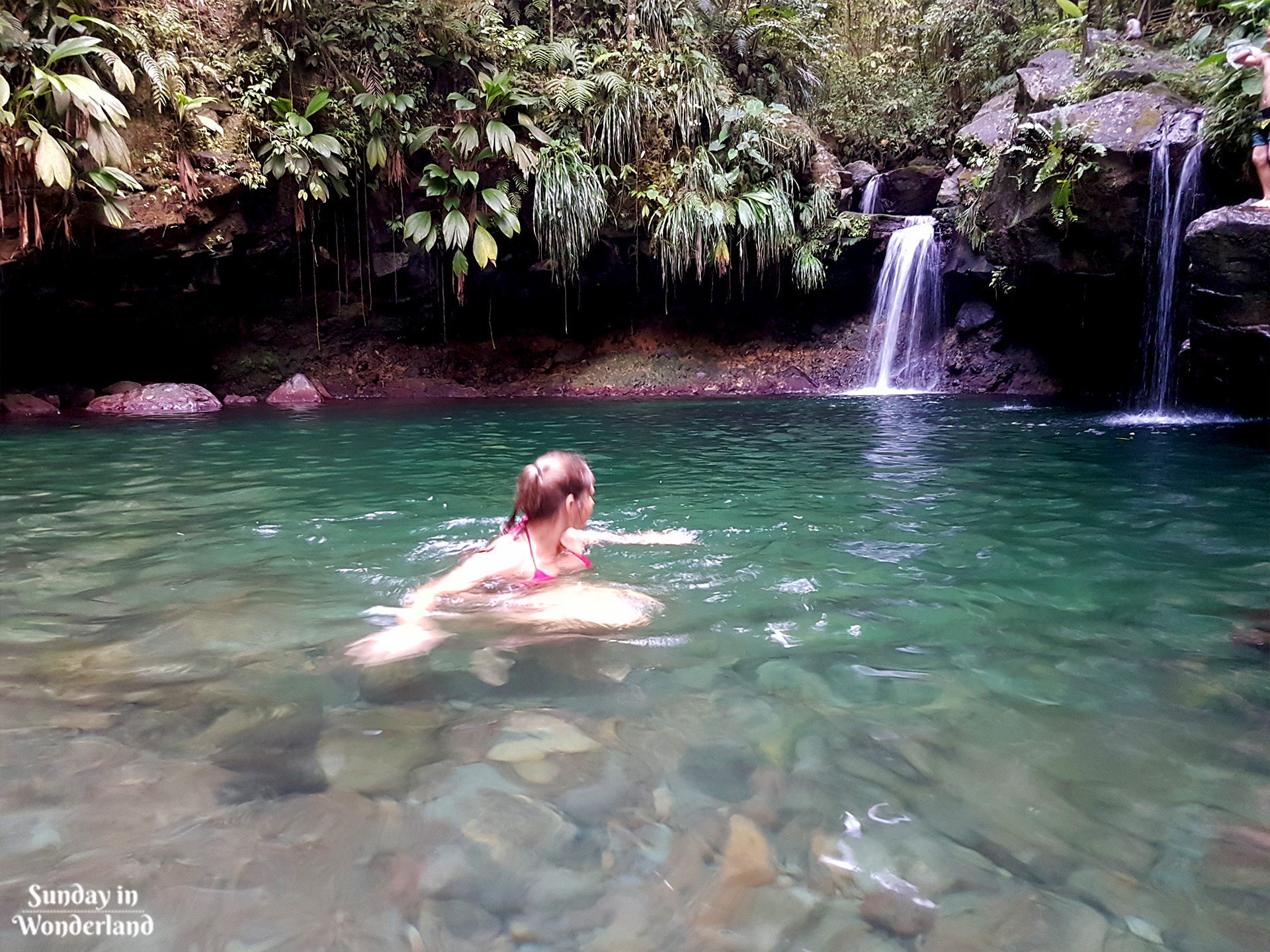 Ukojenie po podróży w orzeźwiającej wodzie w Le Bassin Paradise - Guadeloupe - Sunday in Wonderland Blog