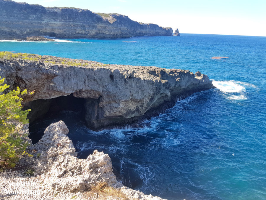 Porte d'Enfer - Guadeloupe - amazing shore cliffs and grotto - Sunday in Wonderland Blog