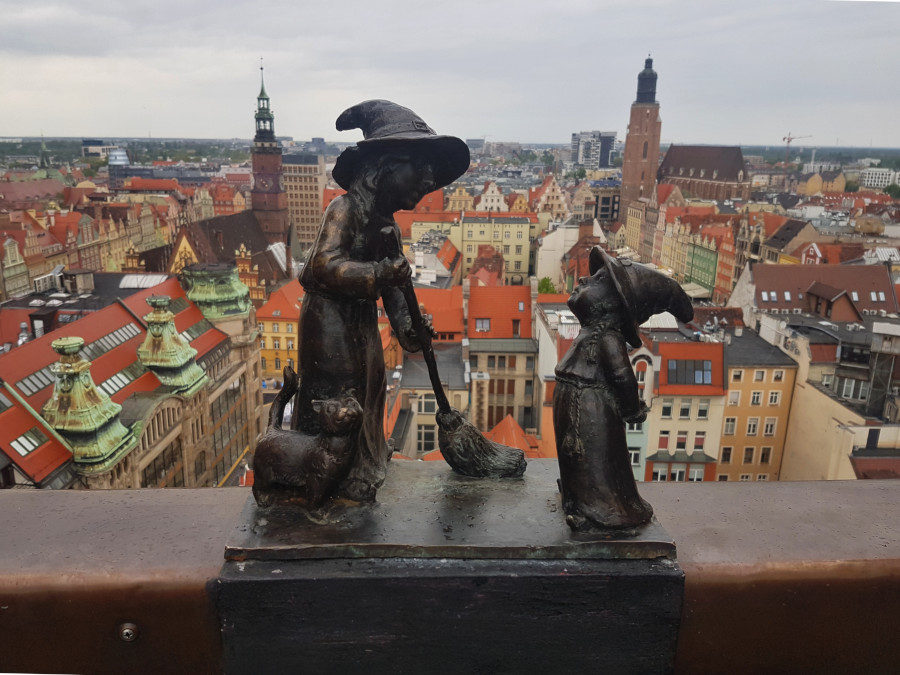 Tekla and Martynka The Witch on Penitent's Bridge in Wrocław