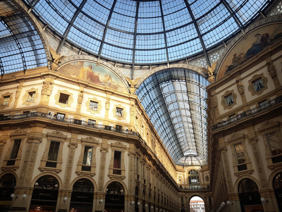 Galleria Vittorio Emanuele II w Mediolanie, Włochy-wnętrze Dome