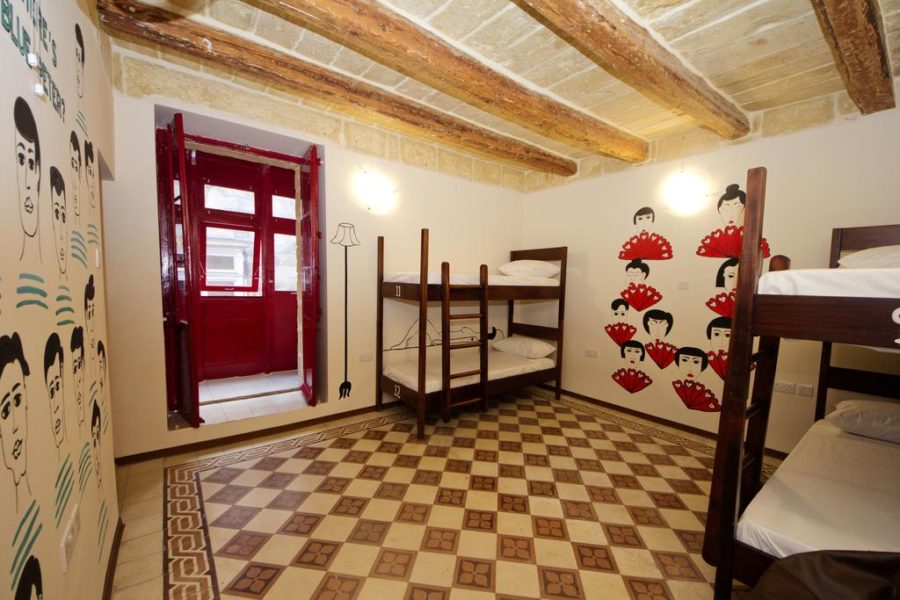 Cheap accommodation in Valletta - bunk beds in a hostel