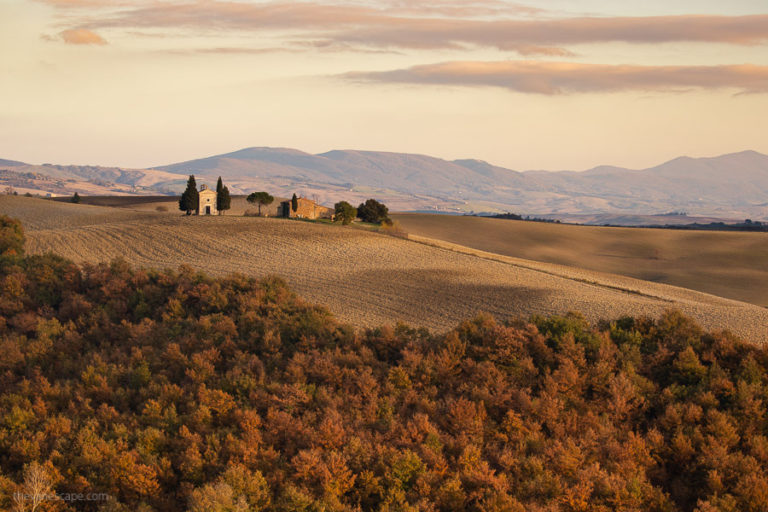 Val d'Orcia - sunset views in fall - The best Tuscany photography spots