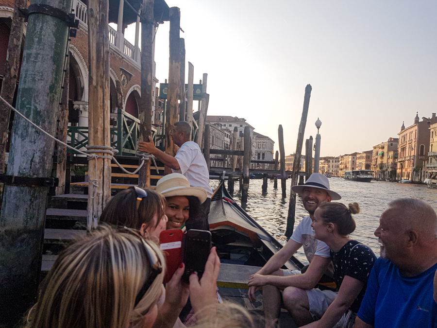 Best budget things to do in Venice: a cheap gondola ride in Venice
